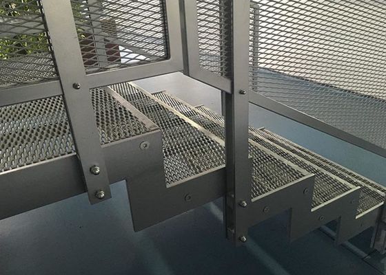 Tapak Tangga Expanded Metal Anti-Selip Baja Karbon Galvanis