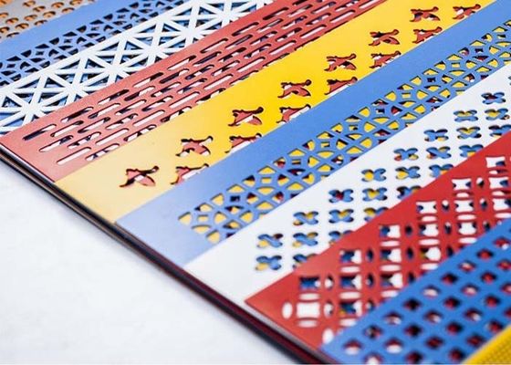 Logam Perforated Dekoratif Memiliki Daya Tarik Estetis dalam Aplikasi untuk Plafon, Fasad, Partisi
