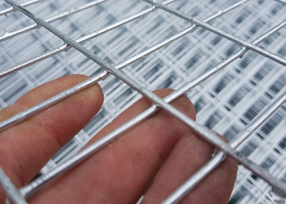 0.5mm 1.0mm Tebal Welded Wire Mesh Panel Kekuatan Tarik Tinggi Anti Korosi Yang Baik