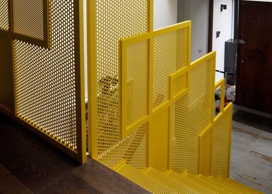 Panel dan Railing Balustrade Berlubang – Anti Karat, Tahan Lama, dan Mudah Perawatannya
