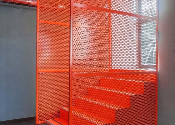 Panel dan Railing Balustrade Berlubang – Anti Karat, Tahan Lama, dan Mudah Perawatannya