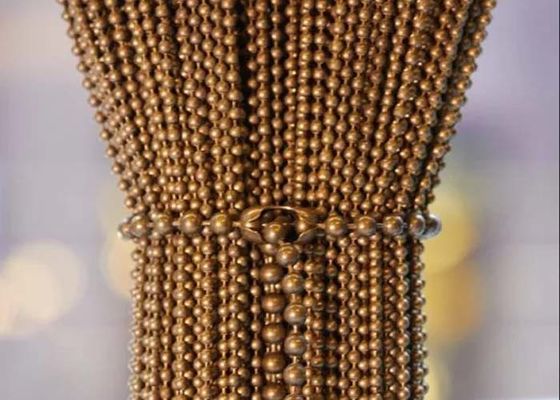 Metal Bead Curtain dengan Drooping yang Baik dan Ringan Merupakan Tirai Pembatas Ruang dan Dekorasi yang Ideal