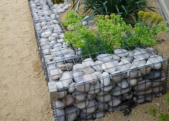Desain Unik Menciptakan Keranjang Gabion Taman Untuk Tambahan Dekoratif Ke Taman Tempat Parkir