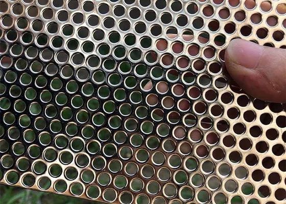 Dua Pengaturan Pola Lubang untuk Lembar Kerucut Berlubang Langsung Dan Staggered