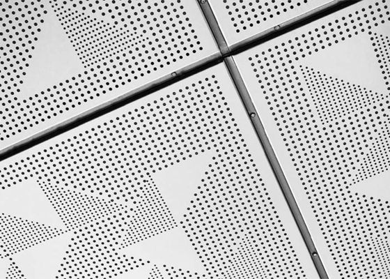 1.5mm Ketebalan Aluminium Perforated Metal Langit-langit Monolitik Penampilan Untuk Retrofit