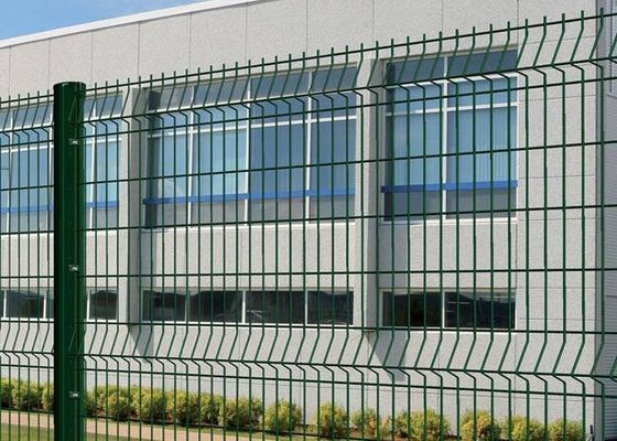 Hot Dip Galvanized 50×200mm 3D Security Fence 4mm Wire Diameter Dengan Square Post